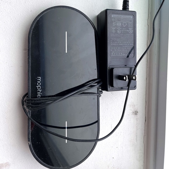Mophie Dual Wireless Charging Base - Picture 1 of 1